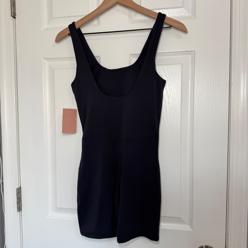 NWT Quince Ultra-form Short Jumpsuit  Active Bodysuit Navy Blue women's small - Picture 3 of 7